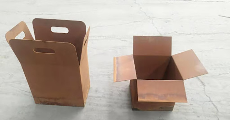 Metal Bucket Planter Made By Rust Free Iron For Inhance Outdoor Gardening Decoration Style