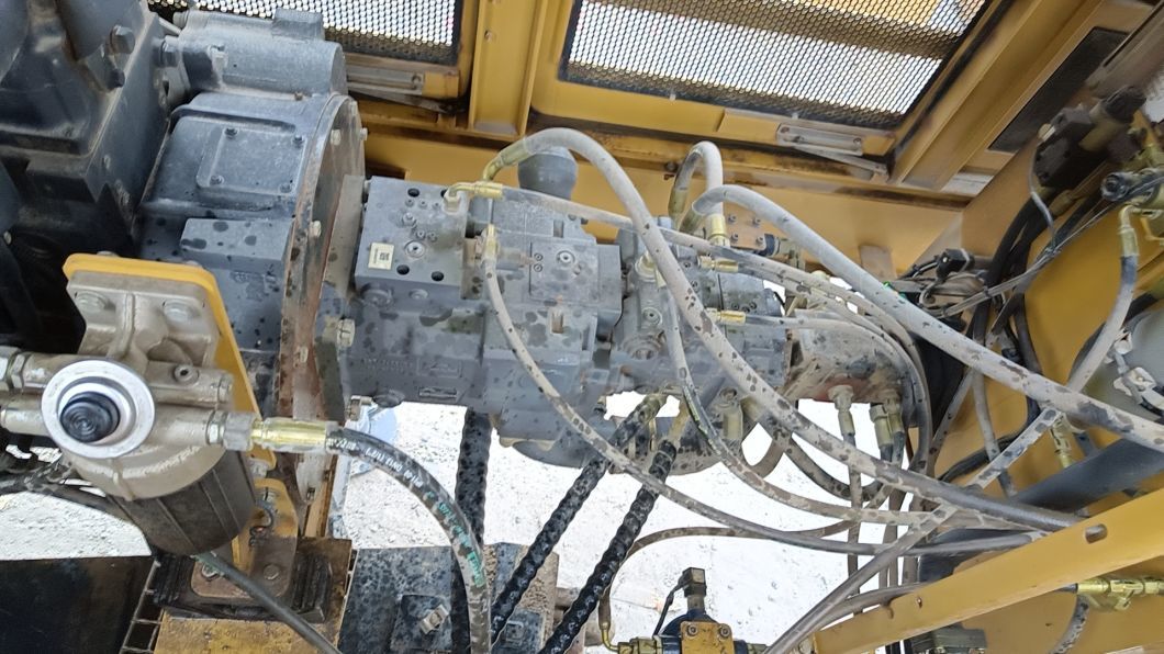 The Used Xg 100 Ton Crawler Crane Is Sold at an Affordable Price