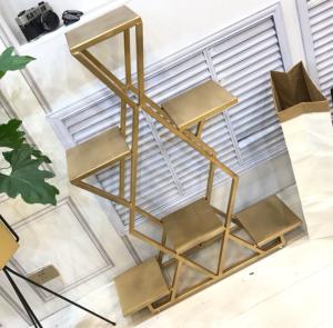 China Floor Standing Camera / Shoe Store Display Fixtures , Retail Shop Display Units factory