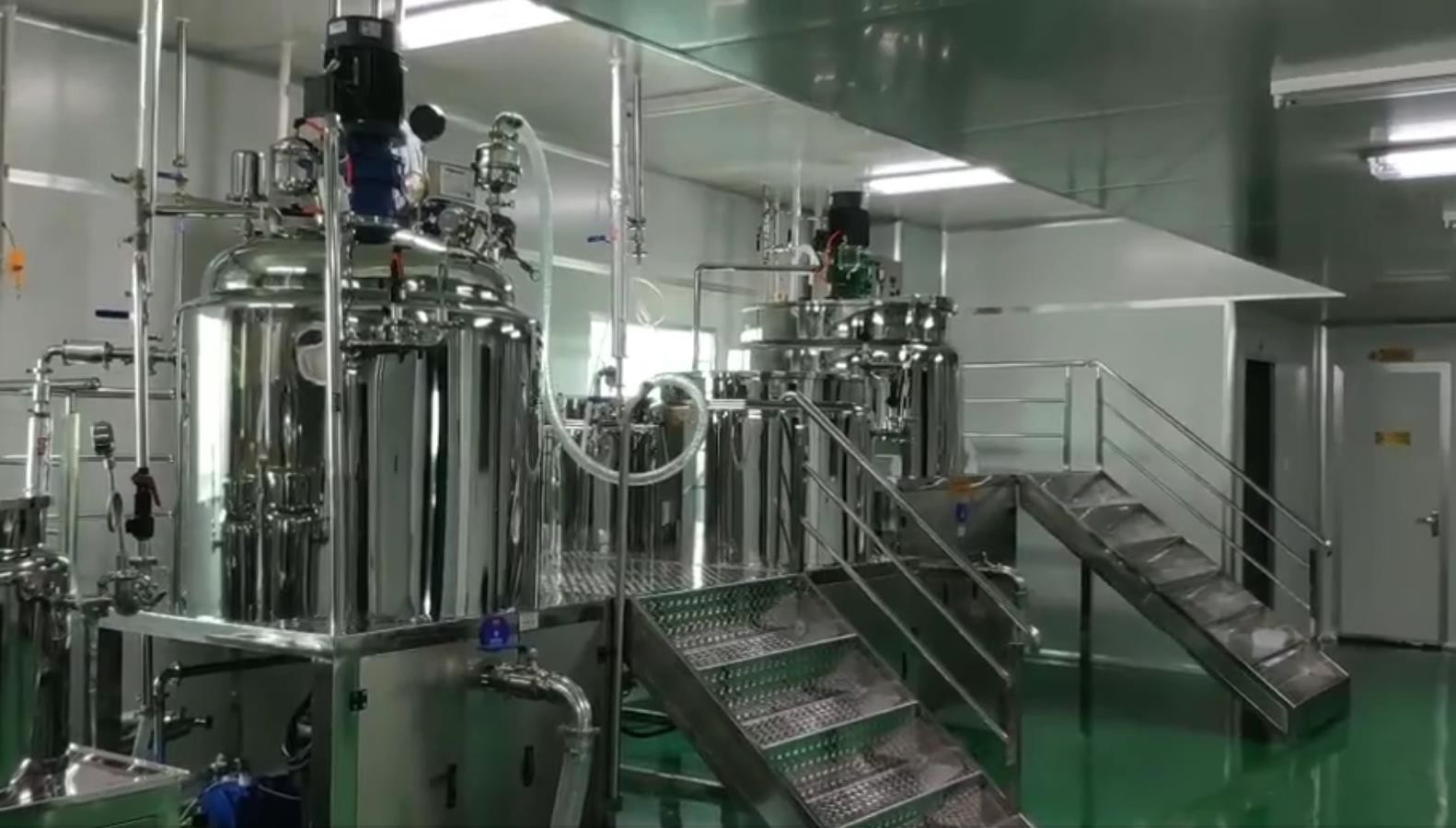 5-2000L Cosmetic Vacuum Homogenizing Emulsifying Mixer 7.5 kW 220V 380V