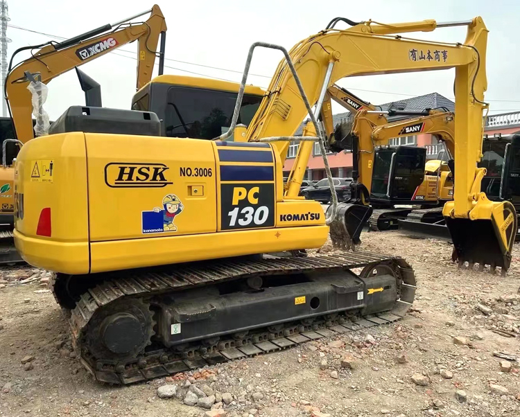 Less Hour Used Komatsu Excavator PC130-7 13 Ton Made in Japan Good Condition in Shanghai