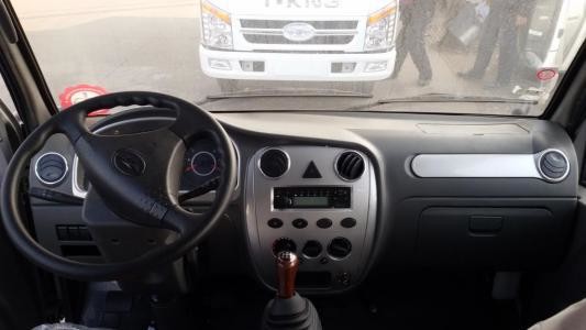 RHD 1.0 Tons Loading Capacity SINOTRUK CDW 4x2 Light Cargo Truck / Mini Truck for sale