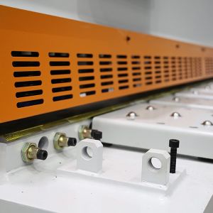 Smooth Operation Precise Cuts Hydraulic Swing Beam Shearing Machine 6x3200mm