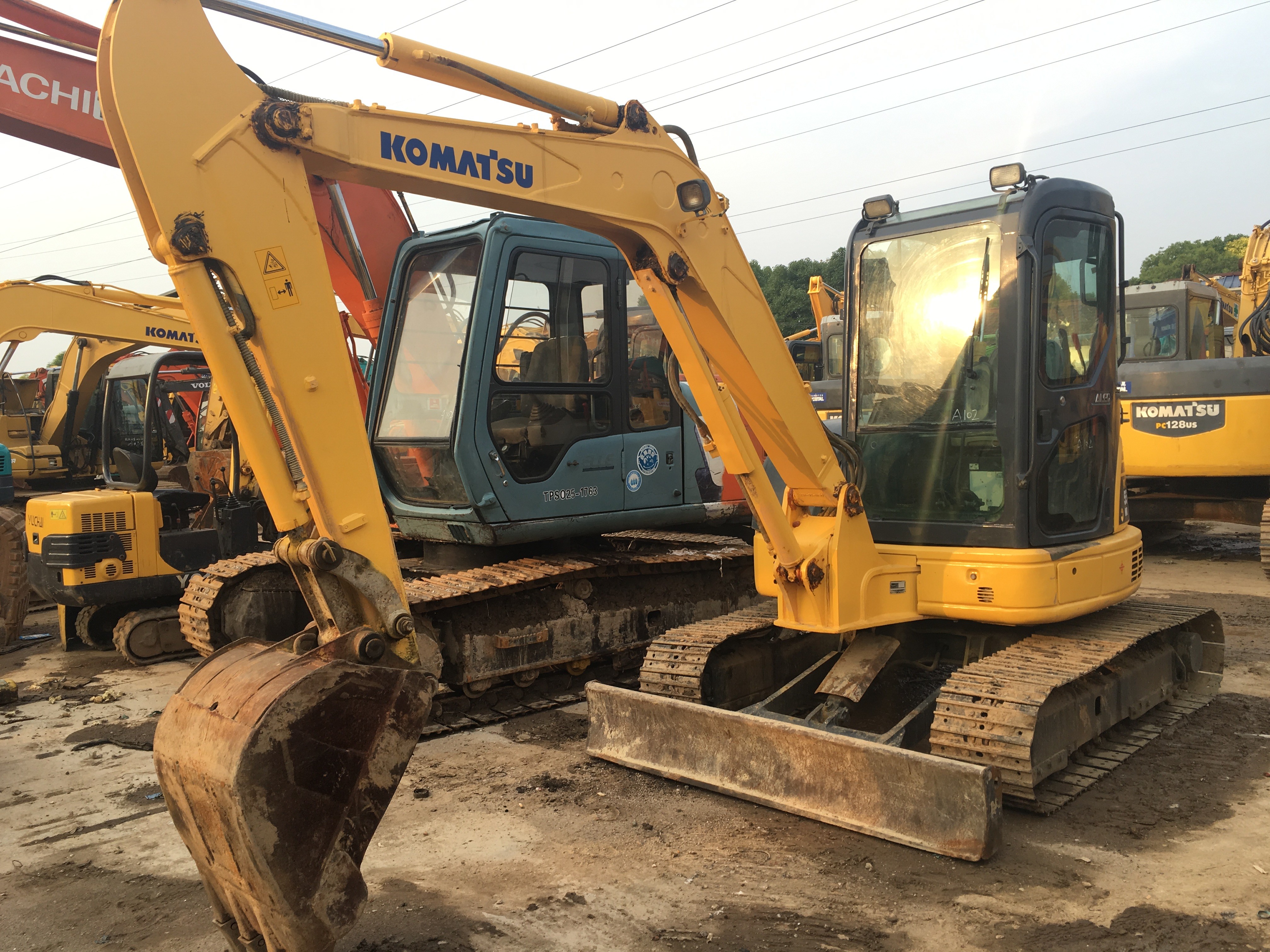 Komatsu PC55 PC60 PC200 Used Cheap Price Crawler Mini Japanese Digger Excavator
