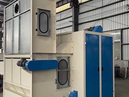 China 200kg/H - 600kg/H Carding Machine 2350mm Vibrating Hopper Feeder factory