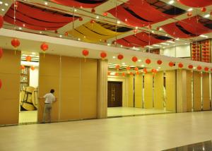 China Multi-Purpose Room Movable Partition Acoustic Room Dividers Aluminium Frame factory
