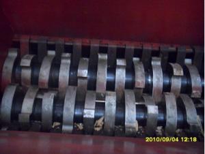 China Plastic Crushing Machine/ Double Shaft Plastic Shredder wooden wood pallet crushing crusher / wood pallet shredder machi factory