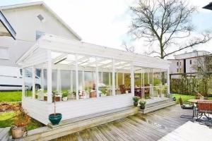 China Outdoor OEM ODM 6063 T6 Anti Theft Aluminium Sunroom factory