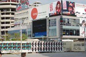 China 10000nits High Brightness Outdoor Advertising Billboard LED screen 960x960mm factory