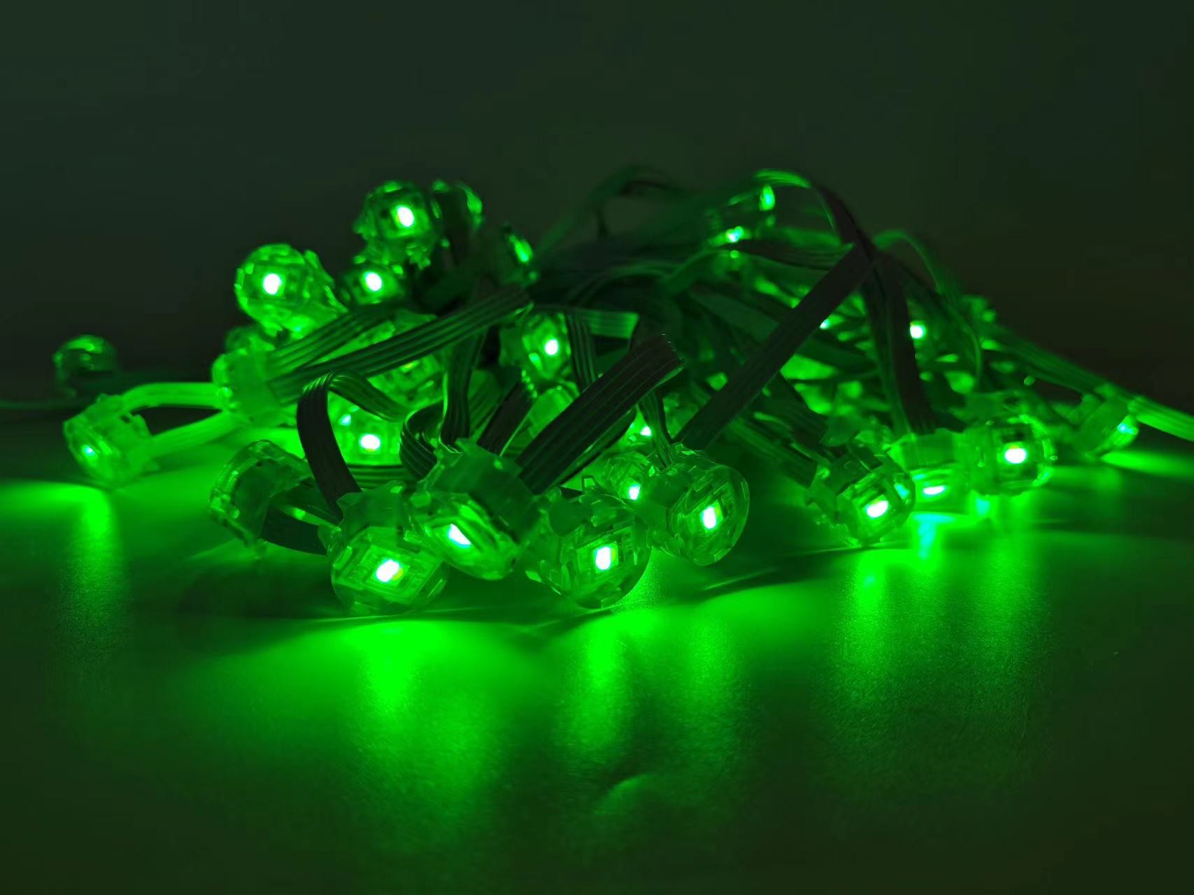 Shenzhen factory customizes permanent outdoor eave light IP67RGB chasing color LED pixel point light source
