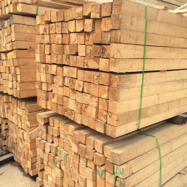Custom Cut Pine Wood Sawn Timber / Planed Hardwood Timber Environmental