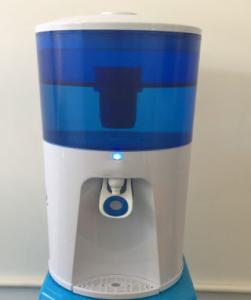 China 8.5 Liters Mini Water Cooler Dispenser 240v Desktop factory