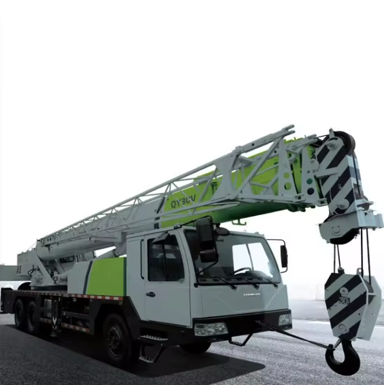 Used ZOOMLION Truck Crane 2000 Hour New Condition 50 Ton Load Capacity Core Engine Pump Motor Components Made China