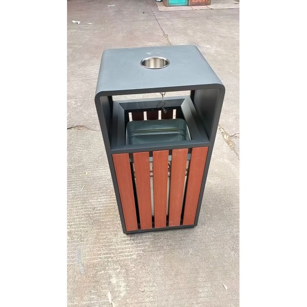 Easy To Clean Custom Trash Can with 10mm Thickness and 30L-1100L Capacity for