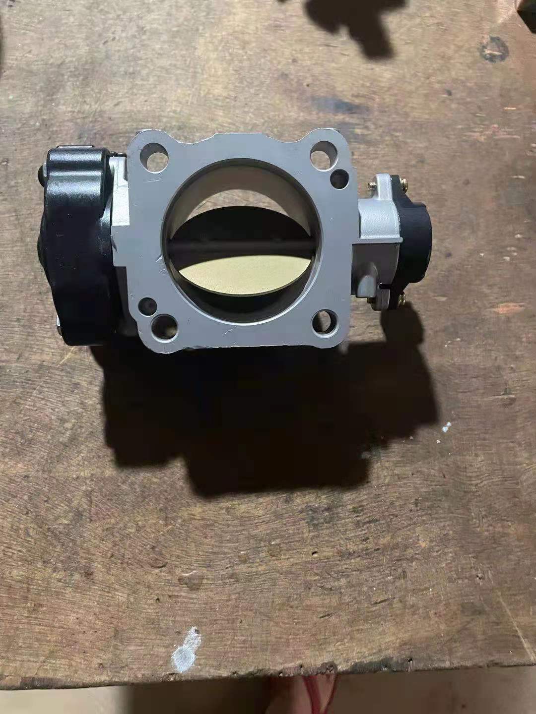 Toyota Hilux KUN25 KUN26 2KD 26100-0L010 26100-30070 Throttle Body Assy Year 1986-1991