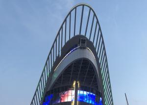 China IP67 7200CD/sqm Outdoor LED Transparent Screen 2R2G2B For Window Display factory