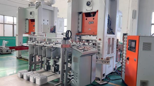 Mitsubishi Brand PLC Controlled 18000pcs/h Aluminium Silver Foil Container