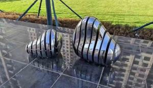 China Outdoor SS316L Contemporary Metal Garden Sculpture factory