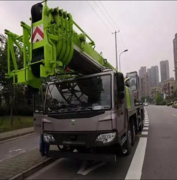 Used ZOOMLION 50 Ton 2000 Hours Truck Crane