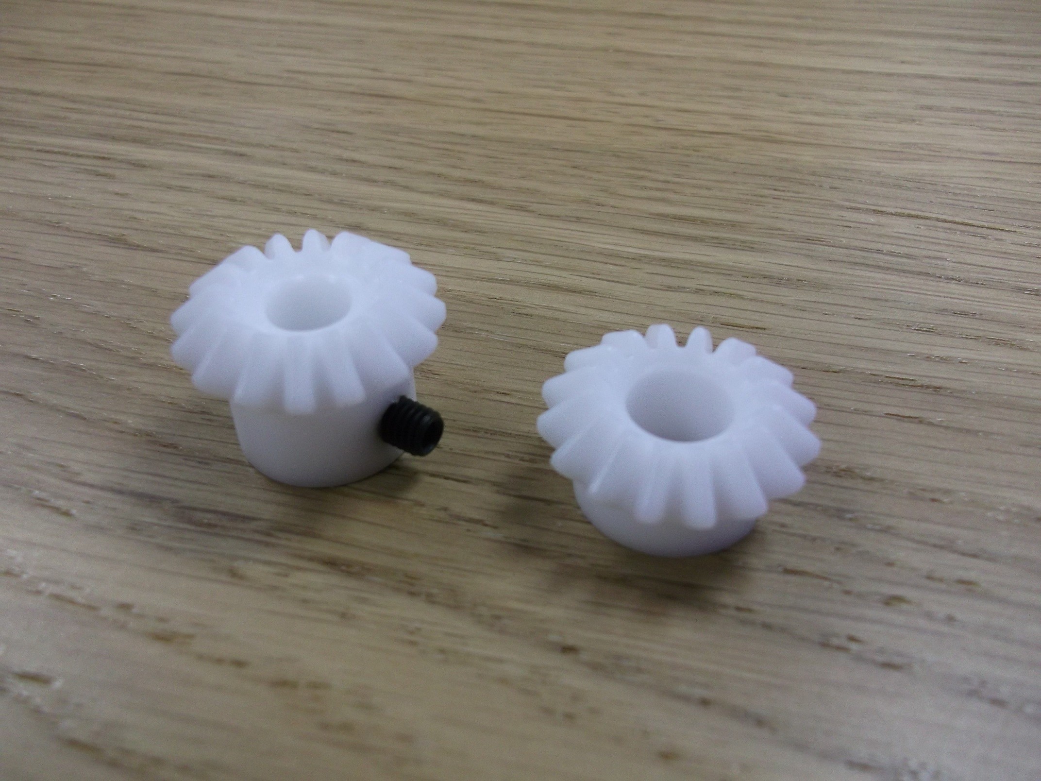 China Glass Fiber Low Cost Plastic Injection Molding Nylon Material Gear &amp; Motor Cam factory