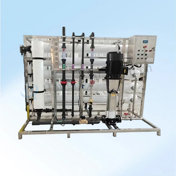 China Automated Reverse Osmosis Water Purification Machine With Pump &amp; PLC Control factory