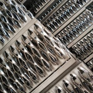 China Diamond Hole Grip Span Safety Grating Galvanized Steel Anti Slip For Walkway Plank factory