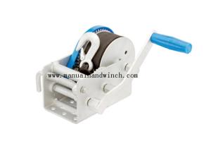 China Moblie Handle 3300 Lb Boat Hand Winch , Zinc Plated Yacht Winch With Strap factory
