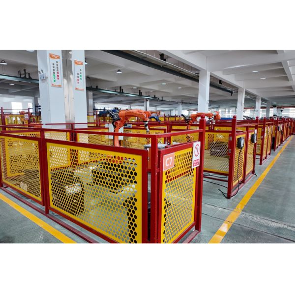 China Robotic Laser Welding Machine Cell With Turntable, 2000W For 360-Degree 3D Welding factory