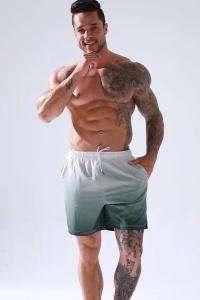 China Gradient Beach Wear Shorts Men Casual Five Point Mens Designer Swim Trunks factory