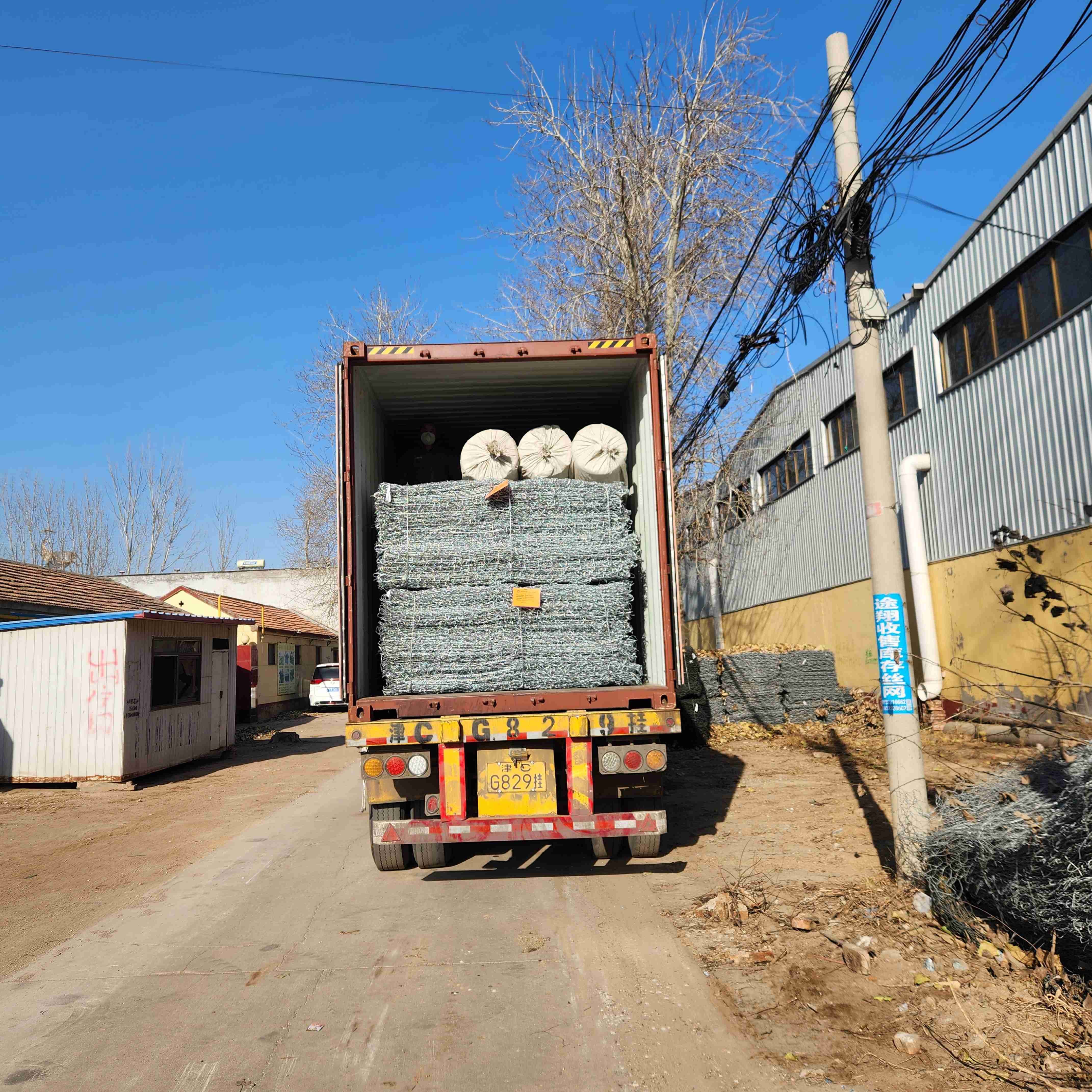 Black Low Carbon Iron Wire Gabion Boxes Perfect Choice For Erosion Control
