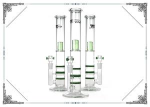 China Green Triple Honeycomb Perc Bongs Straight Tube Glass Water Pipes With Splash Guard factory
