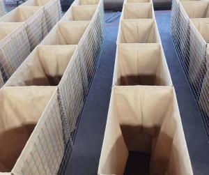 China Galvanized Wire Welded Gabion Barrier: 10m Defense Bastion Flood Wall - Defensive Barrier Boxes for Protection factory