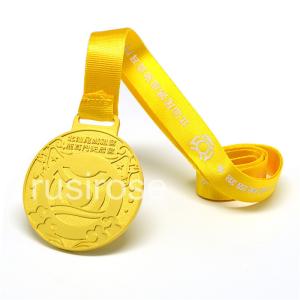 China Manufacturers directly customize gold round medals, custom gold square medals, with webbing factory