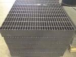 325/30/100 Standard Size Galvanized Steel Grating Strong Impact For Industrial