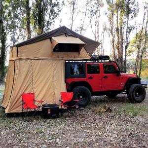 China Customized Truck Pop Up Roof Top Tent Streamlined Design For Family factory