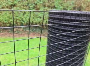 China Yard 2.5mm Black PVC Coated Galvanised Wire Mesh Fencing 1.8m Height factory