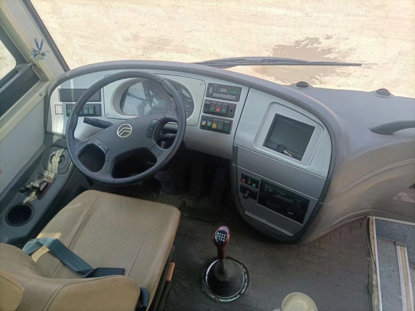 Golden Dragon Used Coach Bus XML6103 Left Hand Drive 59seats Diesel Yuchai