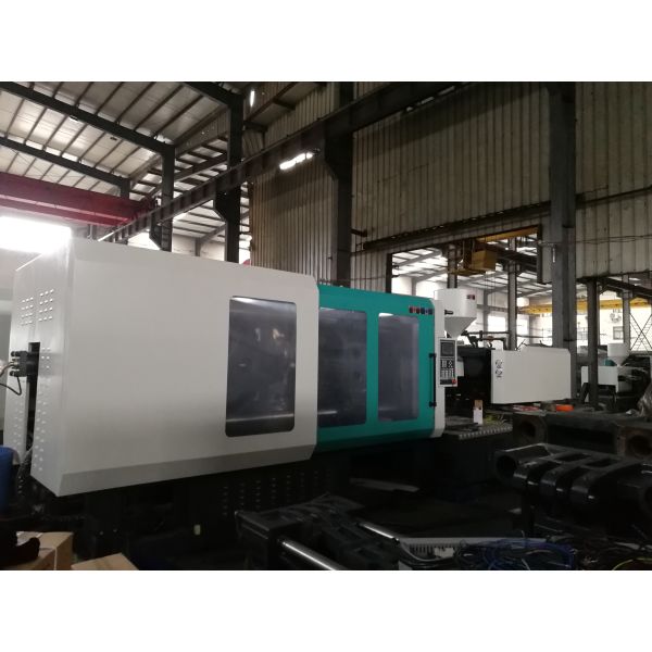 China 620L Oil Tank Injection Molding Machine / 360ton Horizontal Injection Machine factory