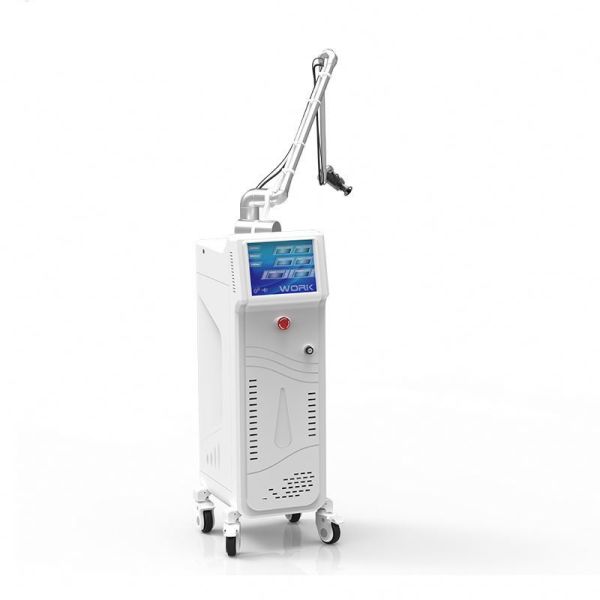 China Multifunctional Fractional Co2 laser skin rejuvenation beauty machine in Spa factory