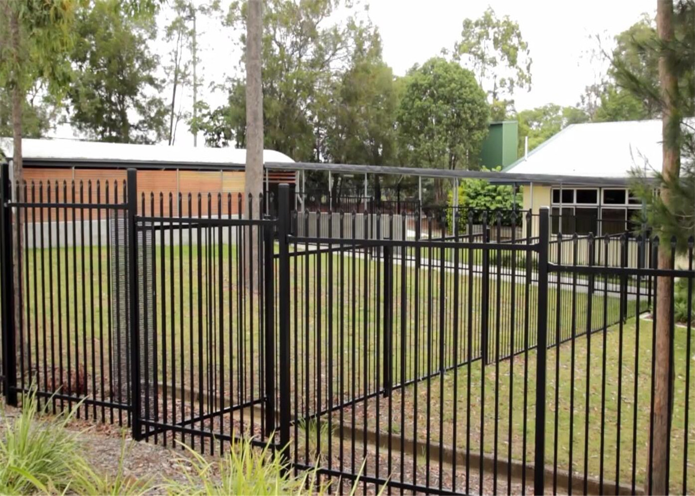 Ornamental Iron Steel Picket Security Fence