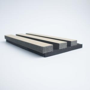 China 600*2800*21mm Slat Wood Absorbing Application Theater Meeting Room Corridors factory