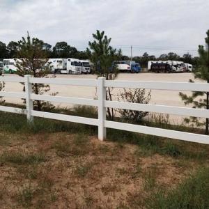 China White Color 3rails 4 Rails Plastic Horse Fence Vinyl Farm Fence For Secure factory