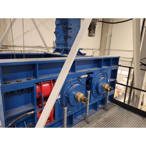 China Industrial Grade Cement Roller Mill For Raw/Clinker Grinding factory