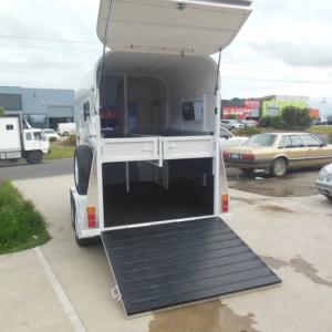 China Wholesale Stall Mats Rubber Horse Cow Stable Mats Horse Car Rubber Flooring Anti Slip Rubber Ramp Mat factory