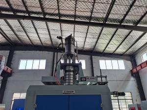 China 1 Head Fully Automatic Blow Molding Machine Plastic Pallet 600bph Bottle Blower Machine factory