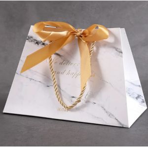 New Style Bow Hand Gift Shopping Bag Custom Color Logo Design Kraft Paper