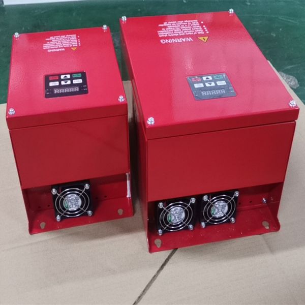 China IP54 7.5KW Solar Powered Pump Drives 3 Phase Solar Inverter For Submersible Pump factory