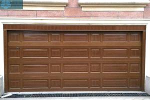 China Electric Sectional Overhead Garage Door Thermal Insulation factory
