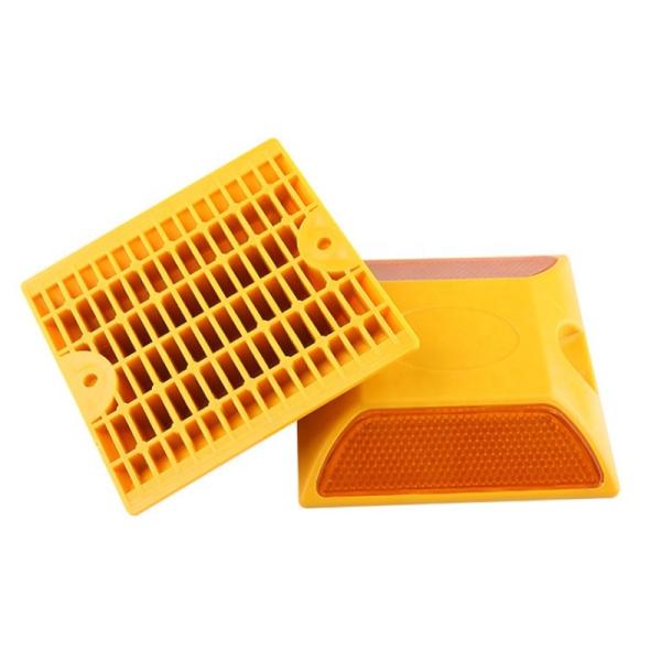 CE ISO9001 Road Cone Sign Reflective Road Stud Yellow Plastic Road Side