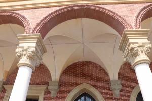 China Sandstone Carvings Roman Column Cap For Pillar Decoration factory